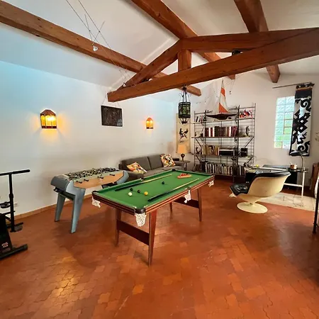 ヴィラ L'esbadaia